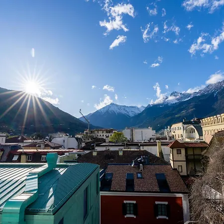 Διαμέρισμα Ausblick Kleinjuwel Mit Panoramablick + Garage Μεράνο