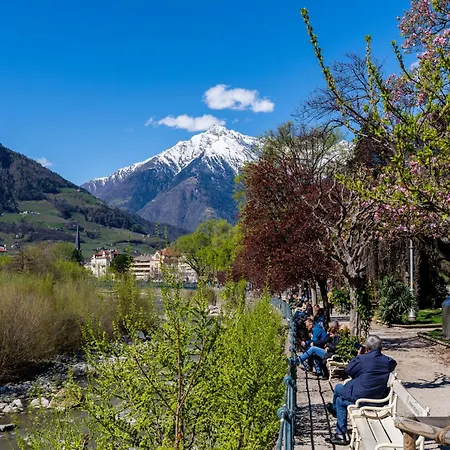 Ausblick Kleinjuwel Mit Panoramablick + Garage Μεράνο