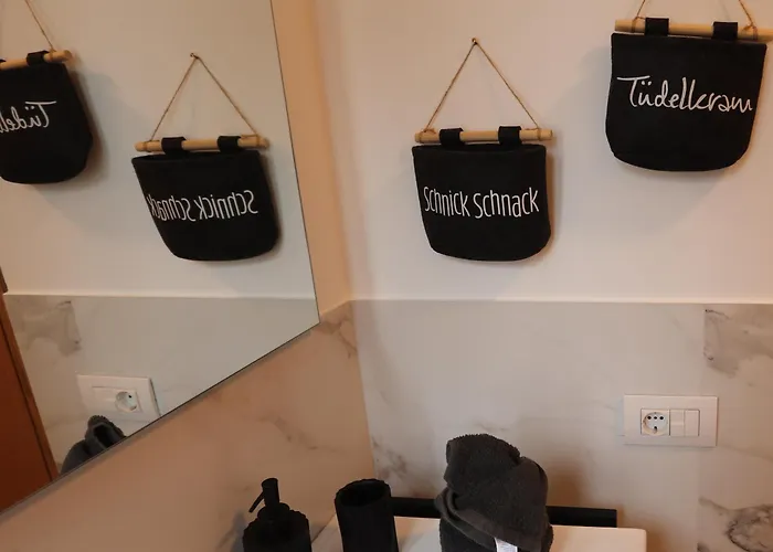 Ausblick Kleinjuwel Mit Panoramablick + Garage Lägenhet