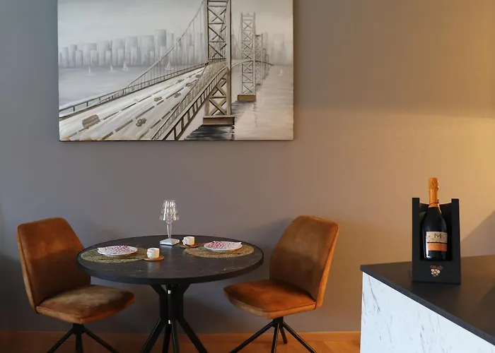 Ausblick Kleinjuwel Mit Panoramablick + Garage 公寓